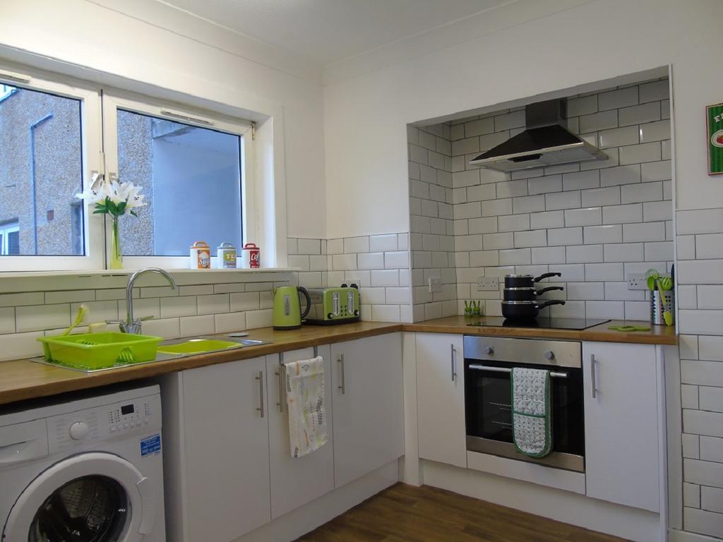 Snug - Faodail Apartment Хелънсбърг Екстериор снимка