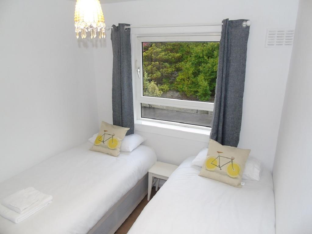 Snug - Faodail Apartment Хелънсбърг Екстериор снимка