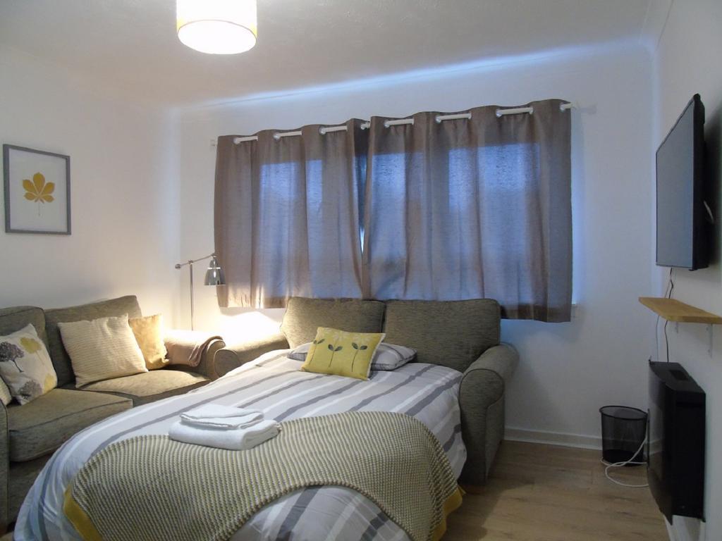 Snug - Faodail Apartment Хелънсбърг Екстериор снимка